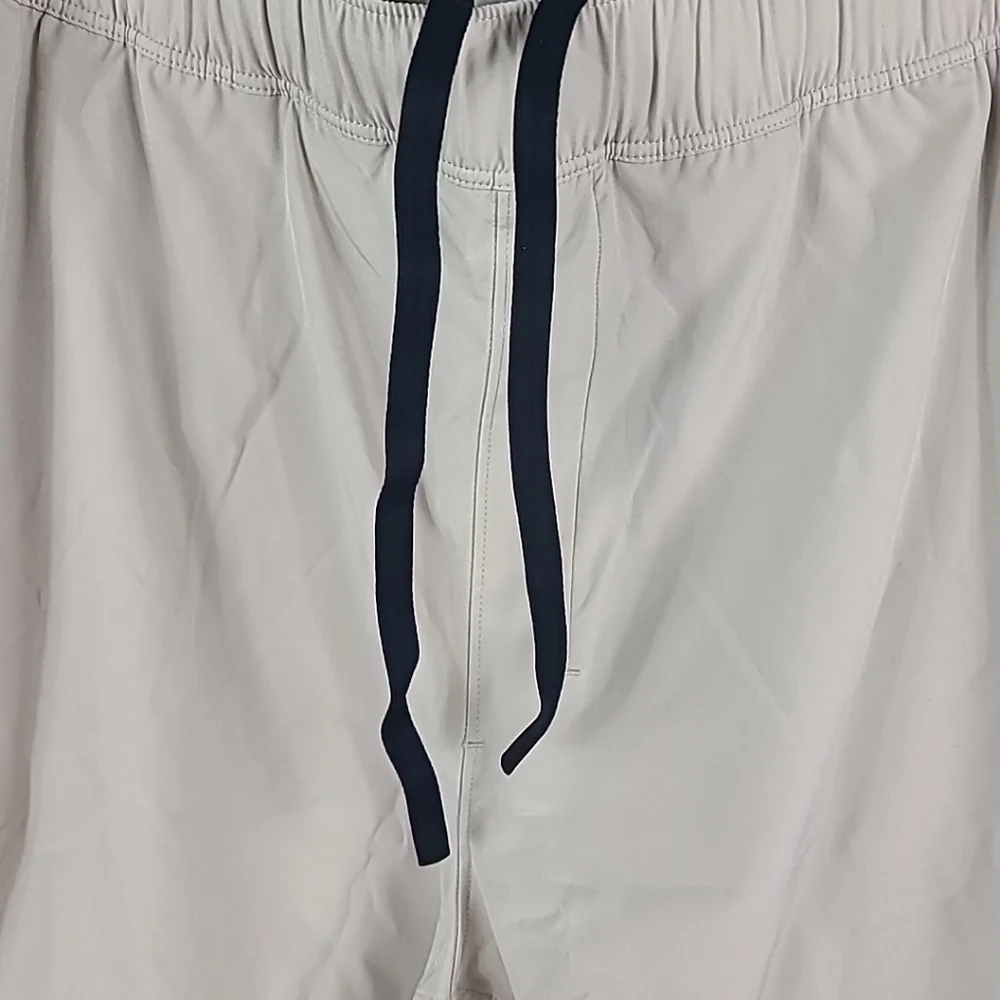 NEW Abercrombie & Fitch Men's YPB MotionTEK Ready Shorts 6” Tan Size XXL Unlined